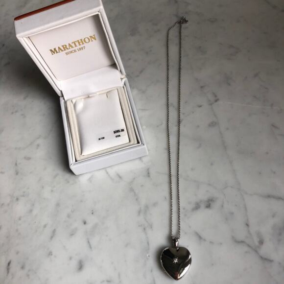 Brand new Heart Locket 20” chain - Picture 3 of 4